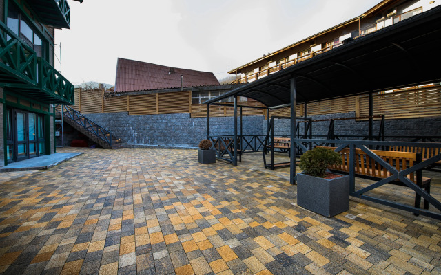 Апартаменты на Защитников Кавказа 114