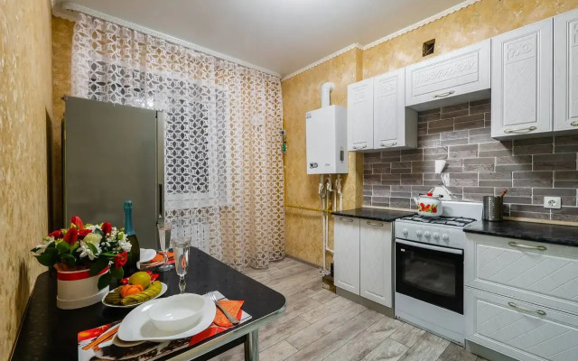 Tsena Poraduet, Kachestvo Udivit Flat
