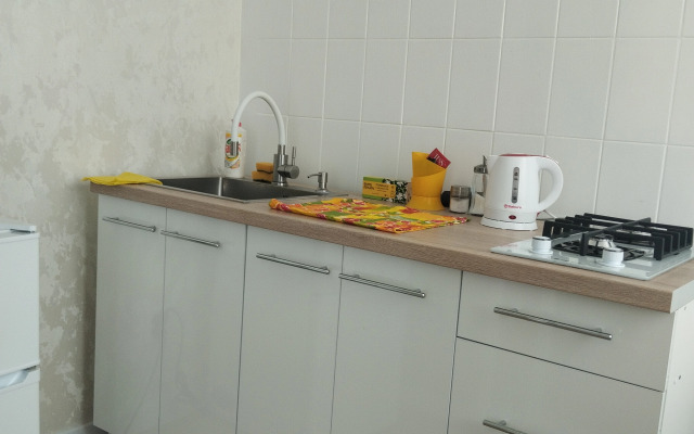 U Glavnoy Ploschadi Pobedy Flat