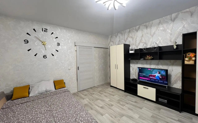 U Metro Nekrasovka Flat
