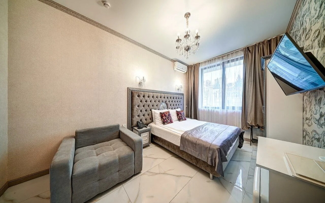 Semeinye u morya s basseinom Apartment