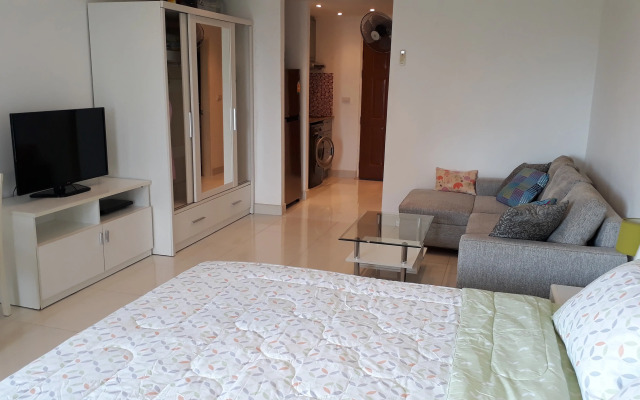 Studiya Na Pratamnake Flat