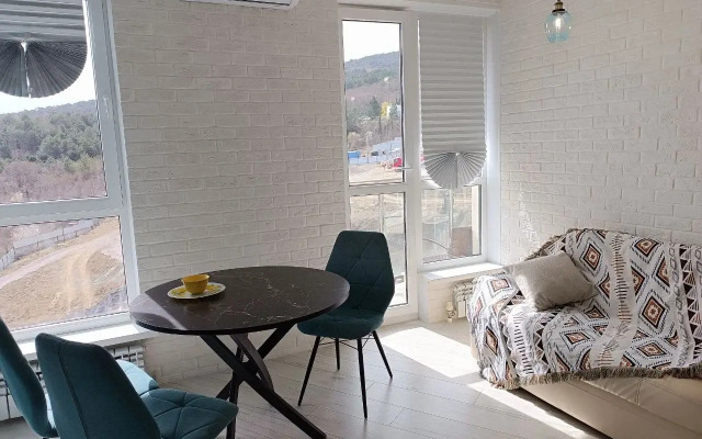 Vmestitelnaya Dvukhkomnatnaya S Vidom Na More Flat