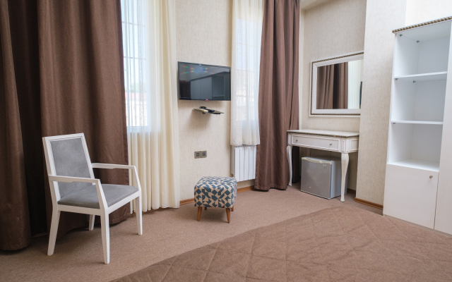 Maestro Hotel