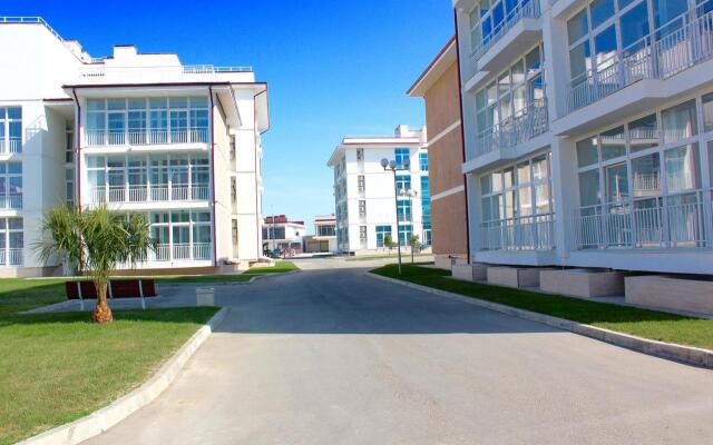 U Chernogo Morya Apartaments