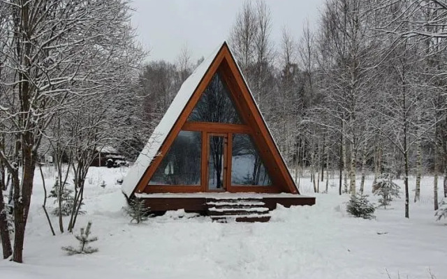 Частный дом на на берегу реки Руза