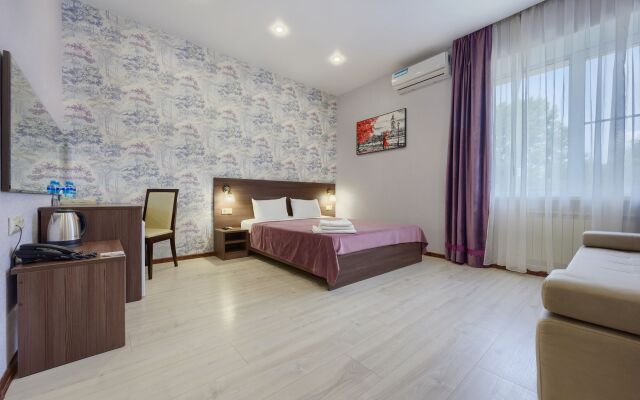 SQ Kirovski Hotel