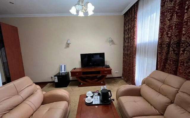 Hotel Luxurious