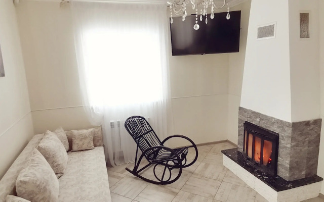 Частный дом на берегу моря с бассейном