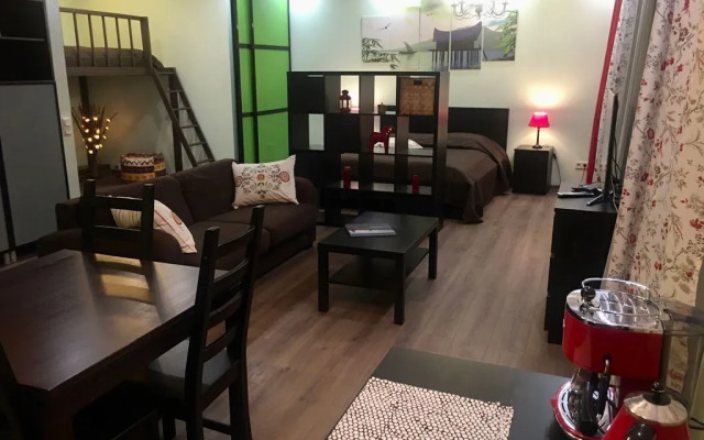 Na Ulitse Naberezhnaya Reki Moyki 56 Flat