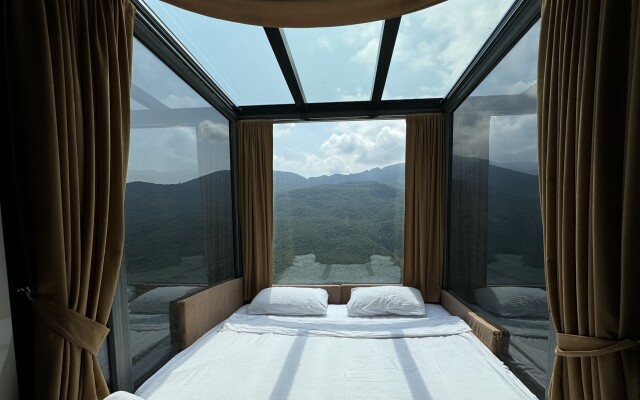 Hotel Lost In Sky