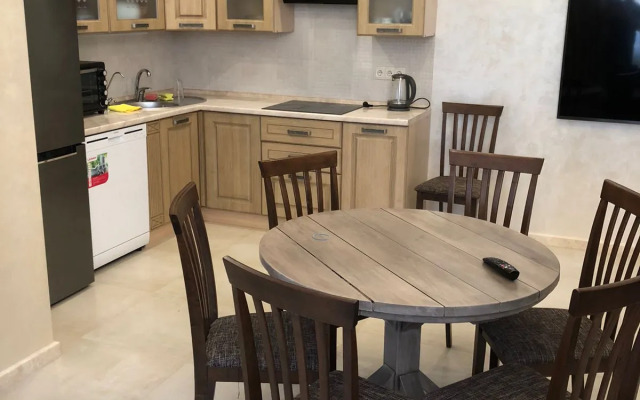 Etazh v elitnom dome Private house