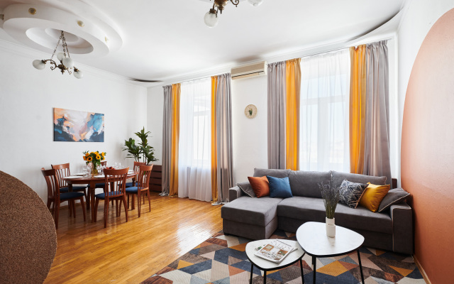 GM Evrodvushka s vidom na Kreml Apartments