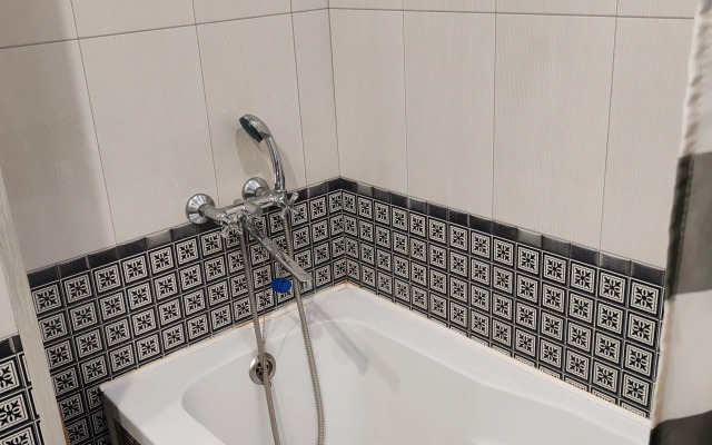 Na Aleksandra Usoltseva 26 Flat