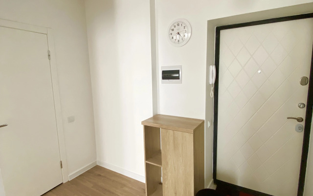 V Krugu Ozer I Morya Flat