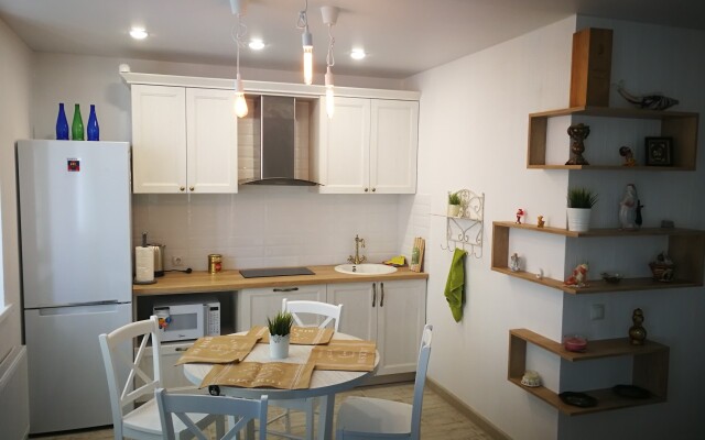 Vozle McDonalds Apartments
