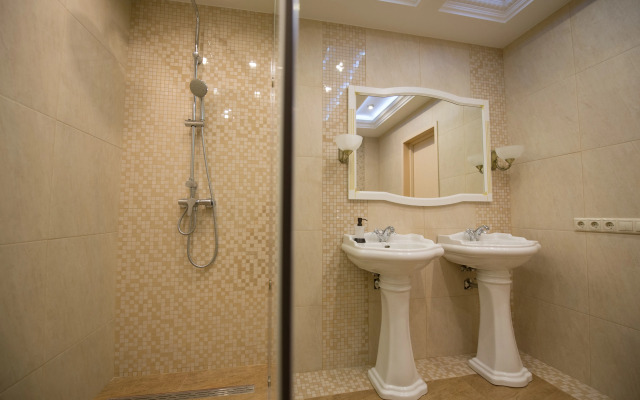 Апартаменты Необыкновенный дом 8