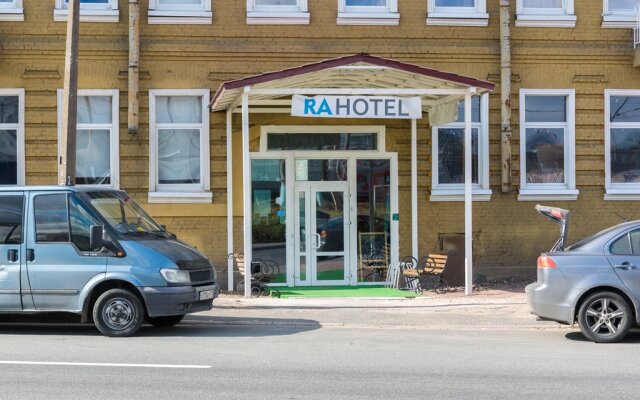 RA on Ryibinskaya 7 Guest House