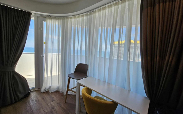 Vidovaya Kvartira na Pervoy Linii Apartments