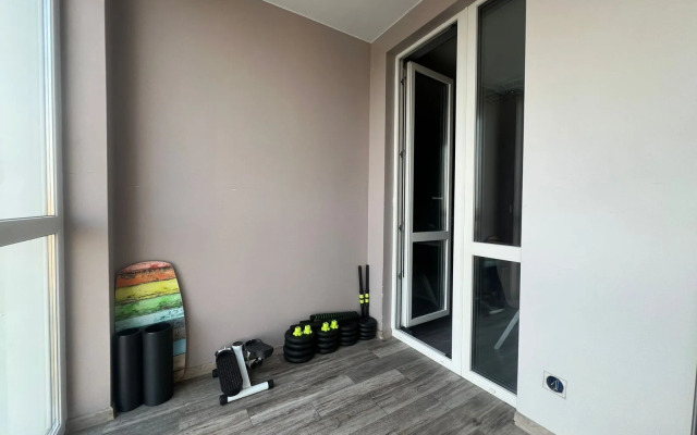 Sovremennaya U Morya Flat