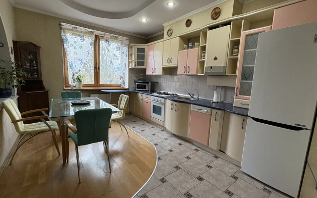 3-Kh Kvartira V Tsentre Goroda Flat