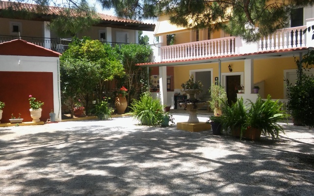 kuris Apartments