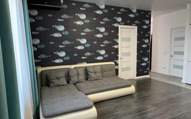 Dvukhkomnatnaya Vozle Morya, Mayak Flat