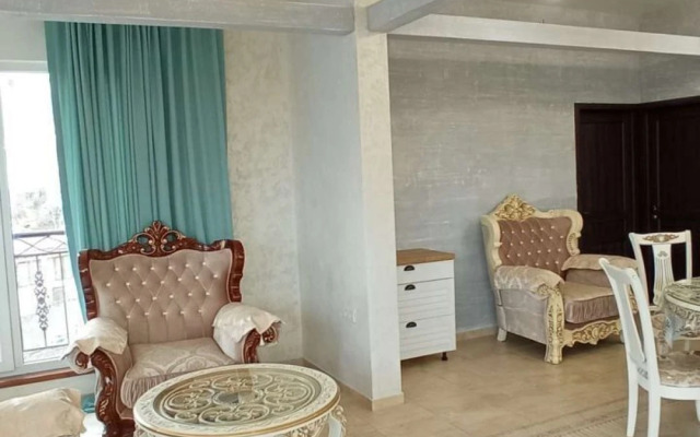 Trekhkomnatnye Lyuks 3 1 Apartments
