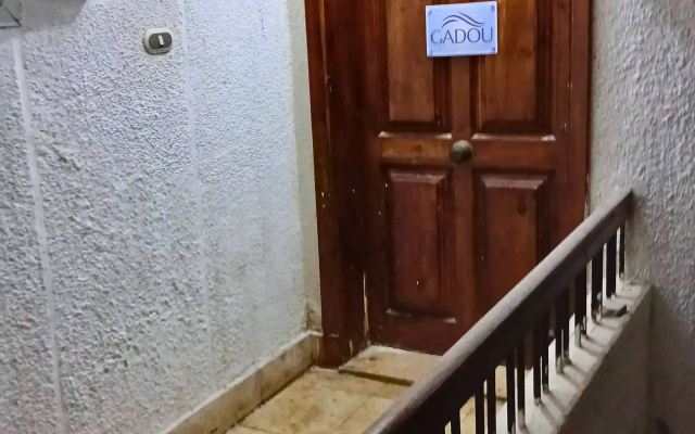 Мебелированные комнаты Gadou Rooms