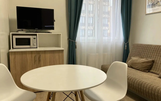 Apartments Delyuks S Balkonom Udobny Dom Na Smolnoy 44