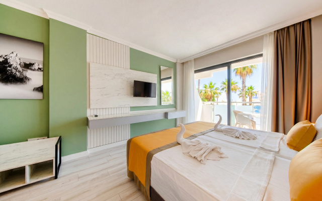 Tropic Beach Club