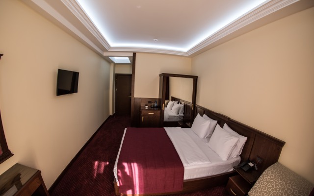 Elegant Hotel & Resort