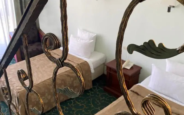 Hotel Russia