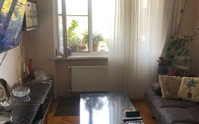 Flat Kvartira na 5-om etazhe v tsentre Baku