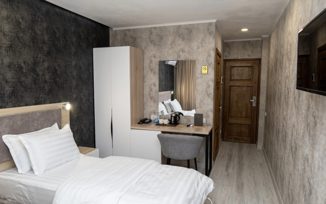 Badyan Hotel