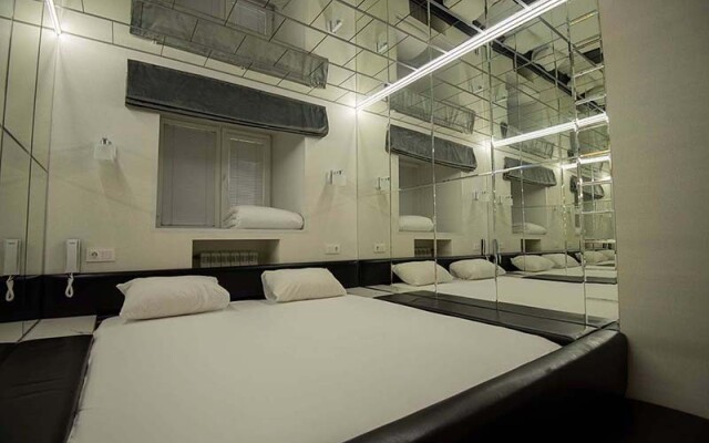 Trefen Arbat Hotel