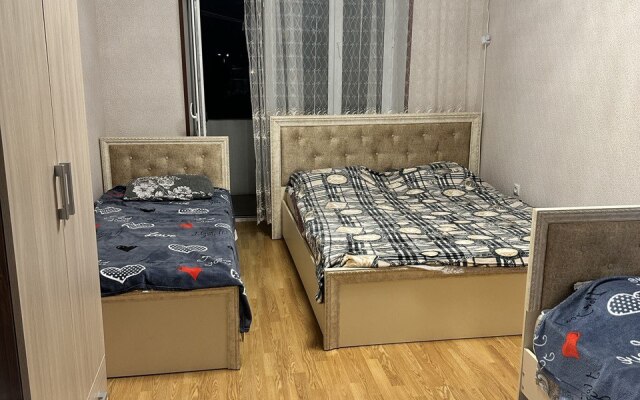 Апартаменты 3-к. Квартира Гостевая в Центре Города Дербент