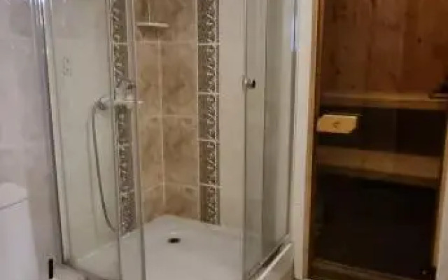 Sauna and Jacuzzi Apartments