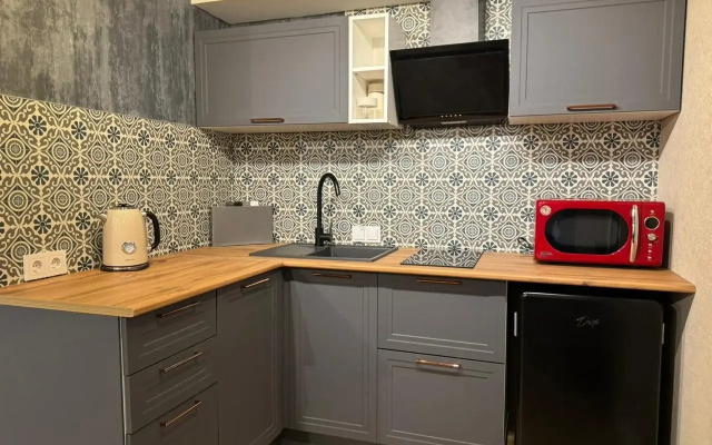 Kvartira Jennifer Apartment. Stil'naa atmosfernaa radom s morem i parkom