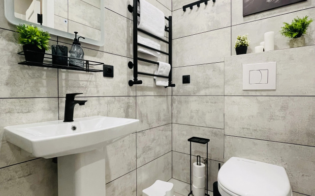 Апартаменты с балконом и видом на сосновый парк рядом с морем