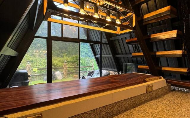 Pika 03 by Pika Cabins Chalet