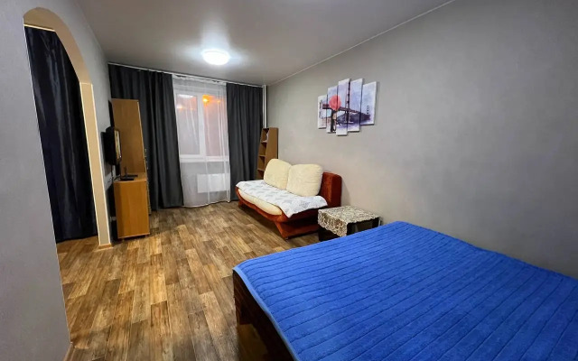 Ryadom s parkom Flat