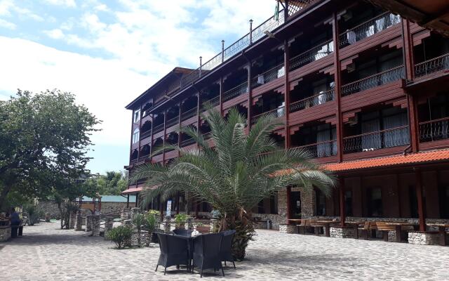 Griffon Hotel