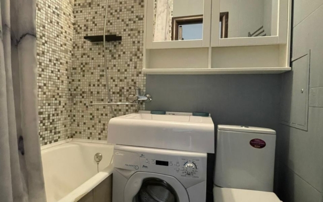 Ya Na Primorskoy Flat