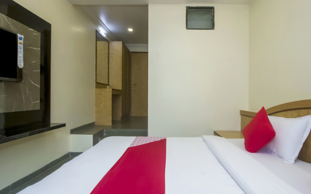 New Uttam Hira Palace Hotel