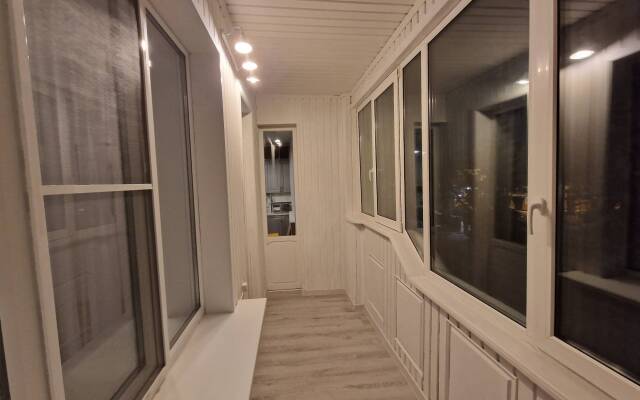 U Pushkinskogo Teatra Tsentr Flat