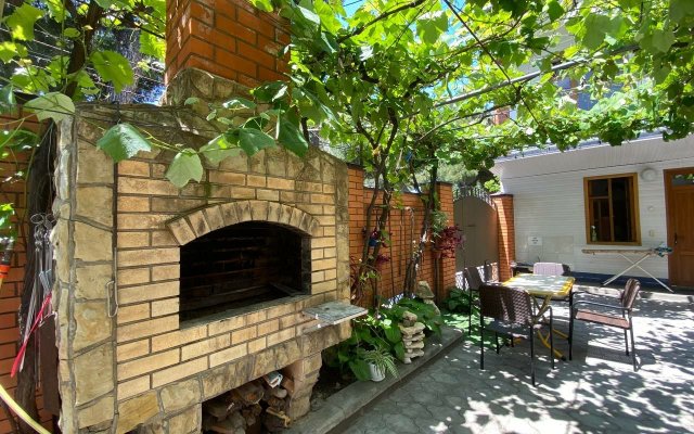 Dvorik Na Vladimirskoy Guest House