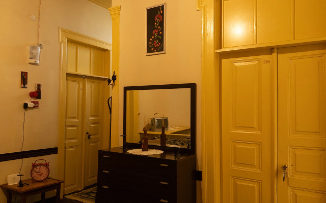 Tarihi Rum Konağı Antikhan Bed&Breakfast