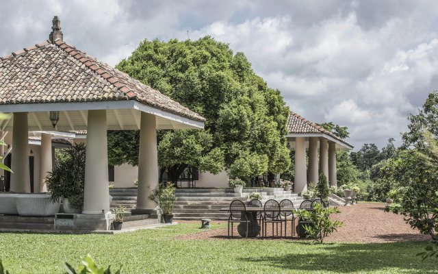 Mayurana by Edwards Collection Villa