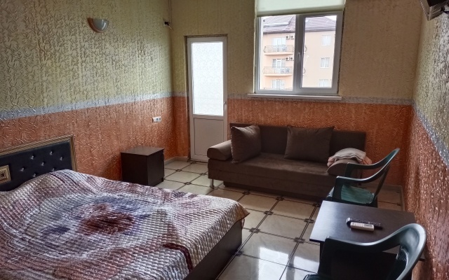 Maylan Guest House